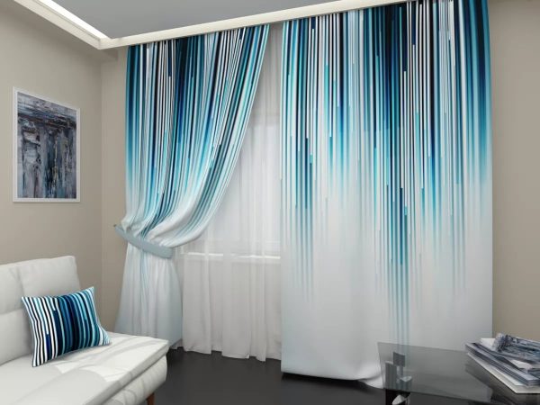 Градиентные шторы для гостиной в светло-голубых тонах