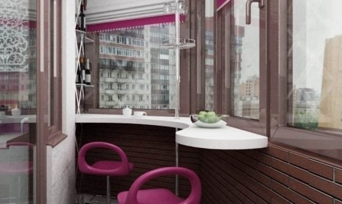Masă pentru pervazul ferestrei de la balcon