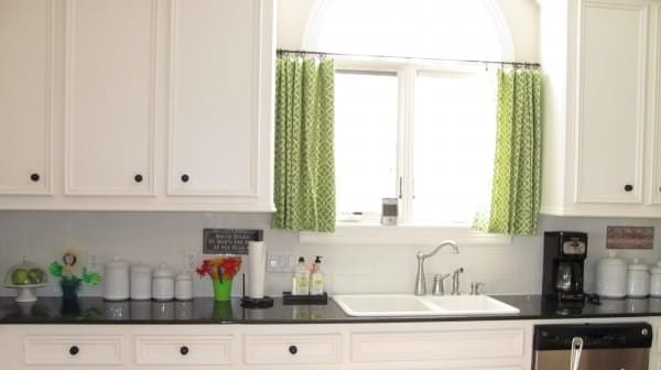minimalist-green-curtains-kitchen-window