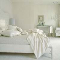 красивый интерьер спальни в белом цвете фото