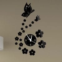 необычные бабочки в интерьере коридора картинка
