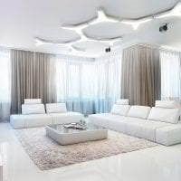 светлый диван в дизайне прихожей фото