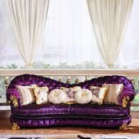 темный фиолетовый диван в фасаде коридора фото