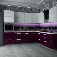 яркий стиль кухни в фиолетовом оттенке картинка