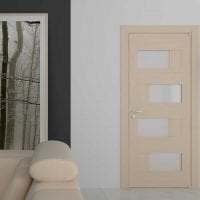 светлые двери в дизайне гостиной фото