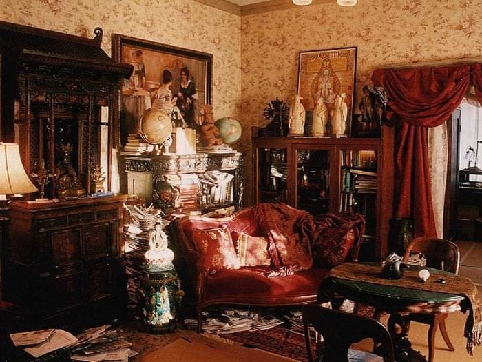необычный декор гостиной в викторианском стиле