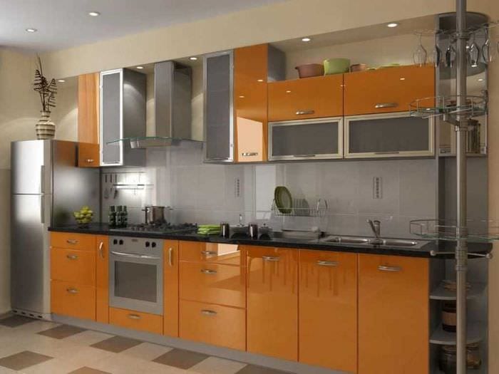 сочетание яркого оранжевого в декоре кухни с другими цветами
