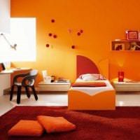 сочетание темного оранжевого в декоре гостиной с другими цветами картинка