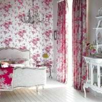 сочетание темного розового в дизайне комнаты с другими цветами картинка