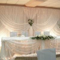 красивое декорирование свадебного зала цветами картинка