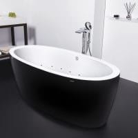 идея красивого дизайна белой ванной комнаты картинка