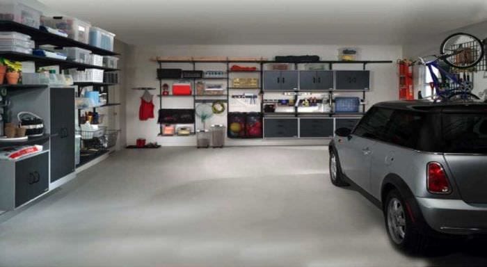 вариант оригинального интерьера гаража