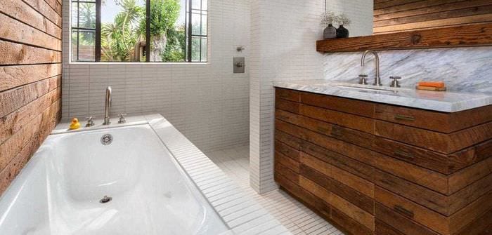 вариант современного дизайна ванной в деревянном доме
