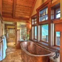 идея яркого стиля ванной комнаты в деревянном доме фото