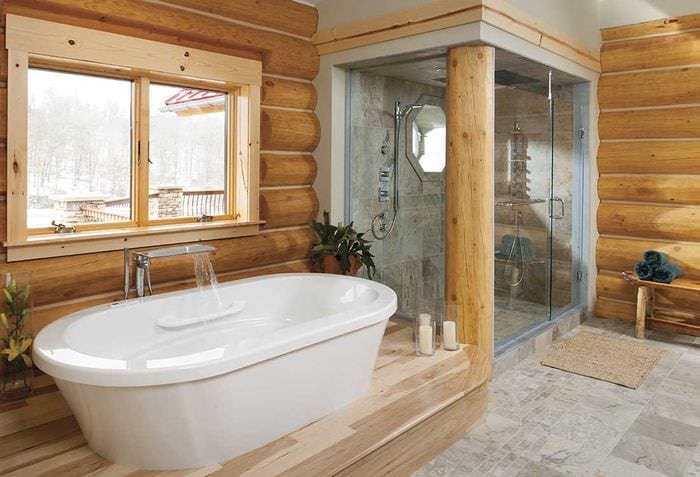 идея красивого интерьера ванной в деревянном доме