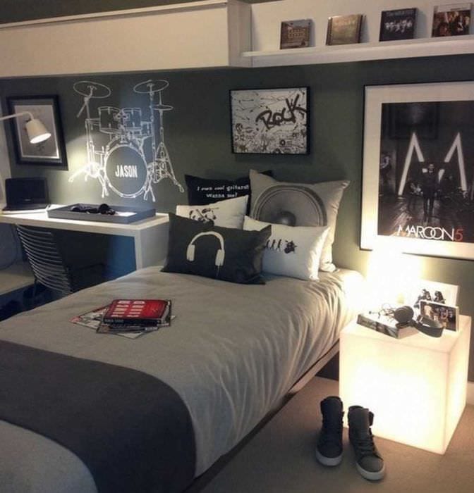 идея яркого дизайна спальни для молодого человека