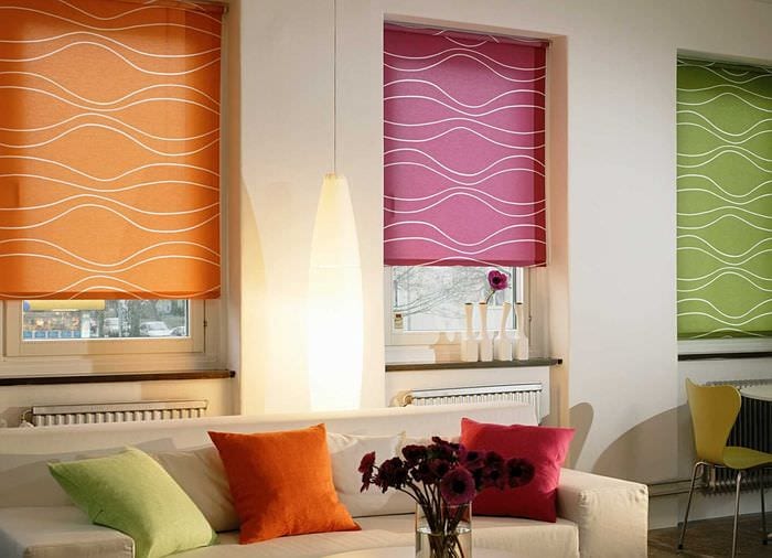 идея использования современных штор в красивом дизайне комнате