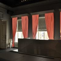 пример применения современных штор в светлом декоре квартире фото