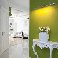 пример использования зеленого цвета в светлом дизайне квартиры фото