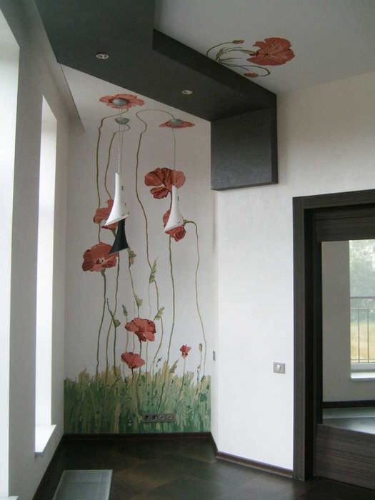 идея яркого декора дома с росписью стен