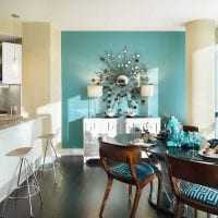 идея использования яркого голубого цвета в дизайне дома картинка