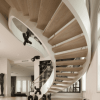 дизайн лестницы в доме на второй этаж