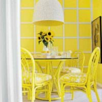вариант использования светлого желтого цвета в дизайне квартиры фото