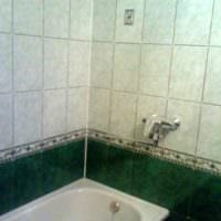 идея светлого декора укладки плитки в ванной комнате картинка