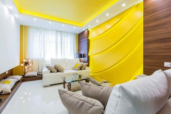 идея применения яркого желтого цвета в дизайне квартиры