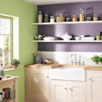 фисташковый и фиолетовый цвета на кухне