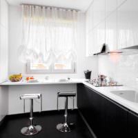 идея красивого дизайна окна на кухне фото