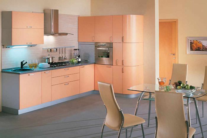 вариант сочетания красивого персикового цвета в декоре квартиры