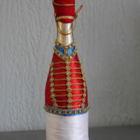 Декор бутылки в мундире гусара