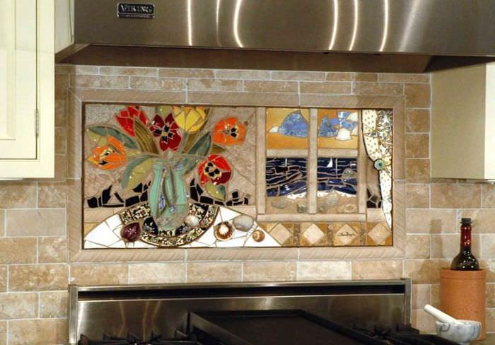 Керамическое панно над варочной поверхностью в интерьере кухни