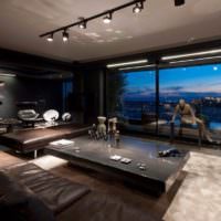 Дизайн мужской квартиры с панорамным окном