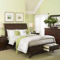 Светлые оливковые оттенки в дизайне спальни