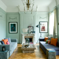 Мятный цвет в классическом стиле гостиной