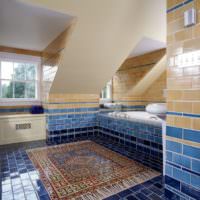Персидский ковер из мозаики на полу в ванной