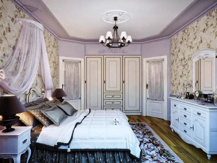 Спальня в стиле прованс с декорированием стен молдингами