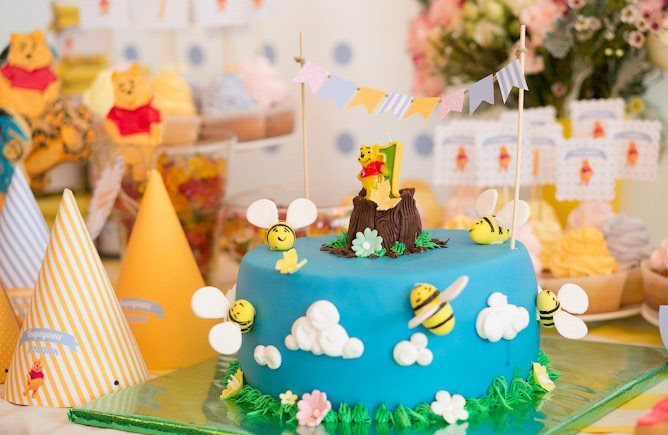 Детский торт в стиле Винни Пуха на день рождения ребенка