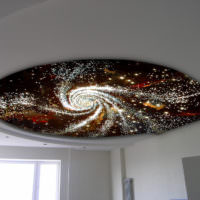 Галактика на подвесном потолке двухуровневой конструкции