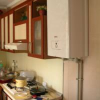Газовая колонка в интерьере кухни в хрущевке