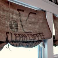Надписи на шторах из натуральной мешковины