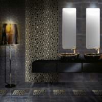 Темная ванная с керамической мозаикой