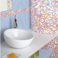 Пестрая мозаика в дизайне ванной