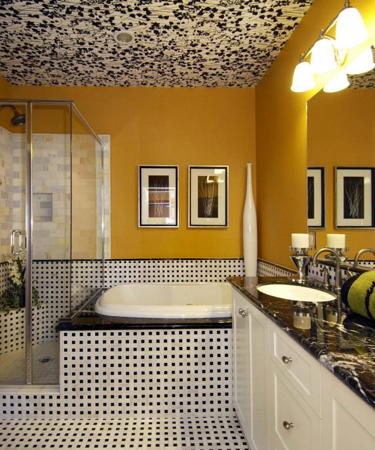 Оформление стен ванной комнаты в желтый цвет