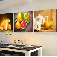 Яркие картины с фруктами над обеденным столом