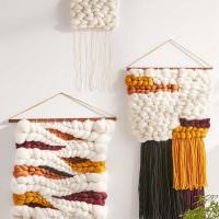 Декоративные подвески из шерстяных ниток