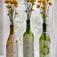 Вазы для цветов из старых винных бутылок
