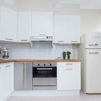 Ретро холодильник в современной кухне
